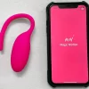 Trứng rung tình yêu thiên nga Flamingo sử dụng Smartphone